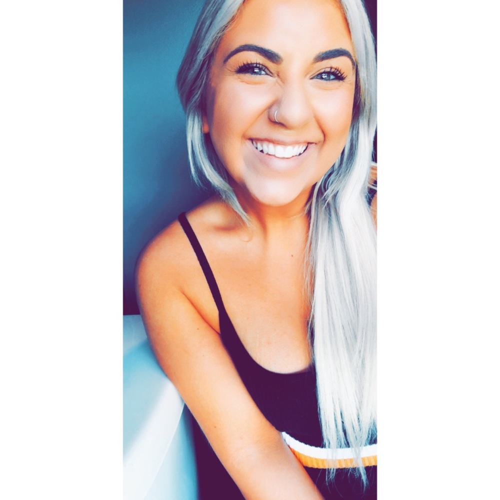 MY CLOSET - Picture 2 of 8